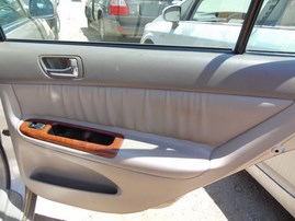 2004 TOYOTA CAMRY XLE GOLD 2.4L AT Z18168